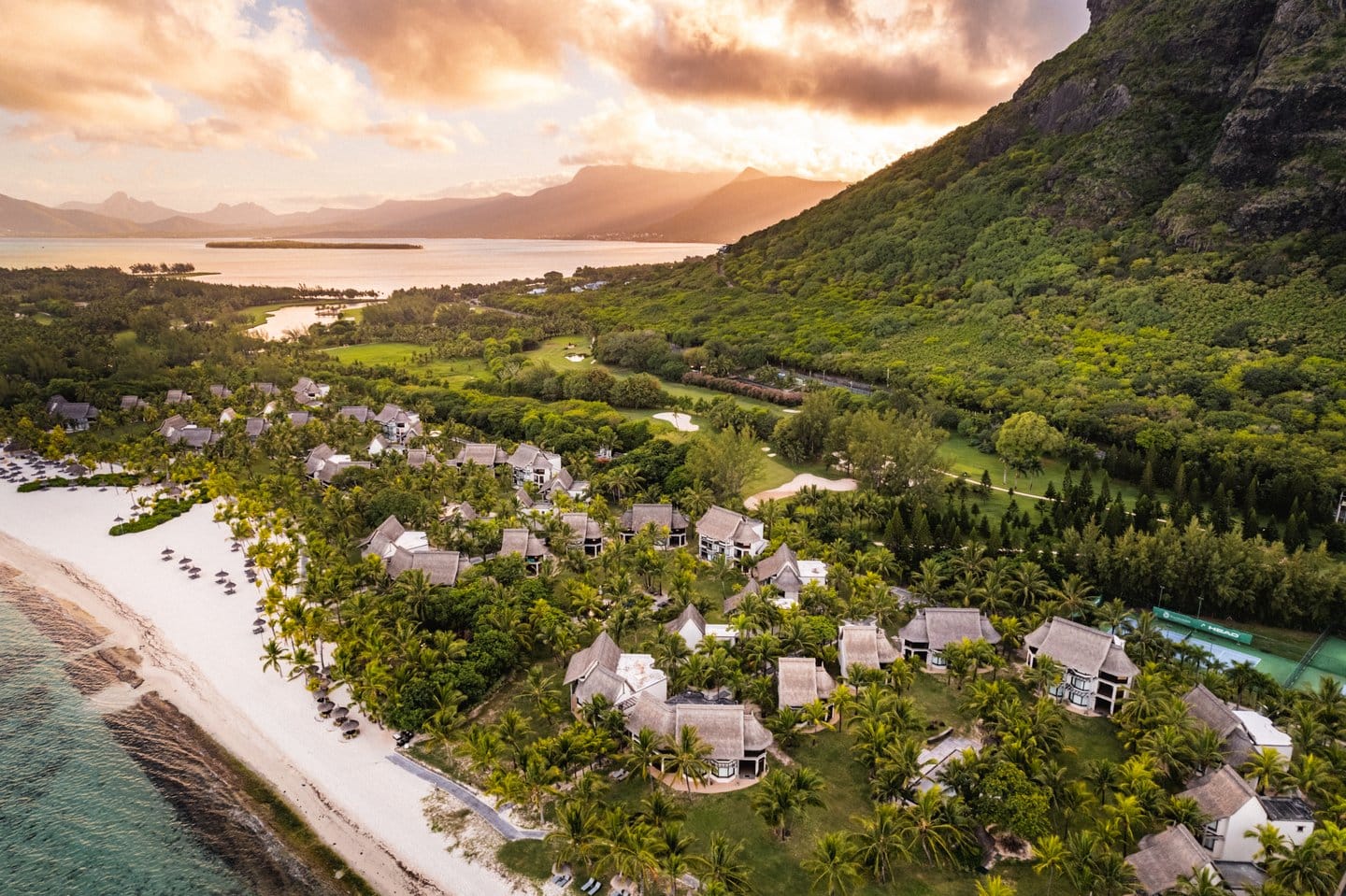 dinarobin beachcomber widok z lotu ptaka