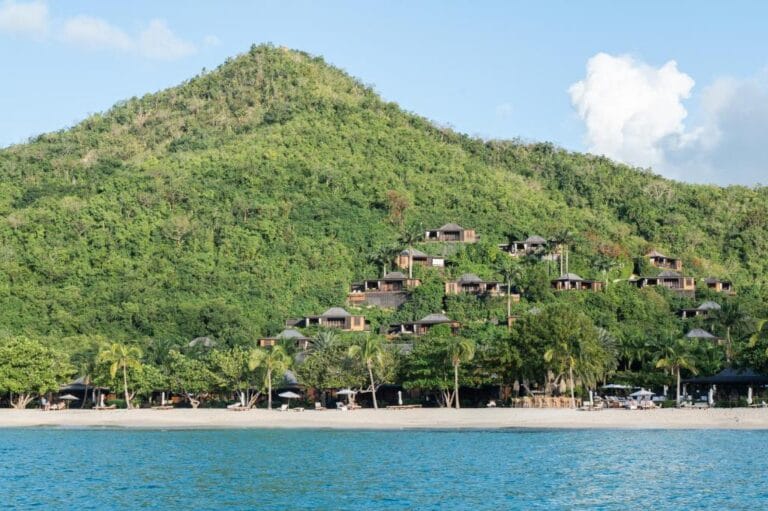 Hermitage Bay ośrodek z drona