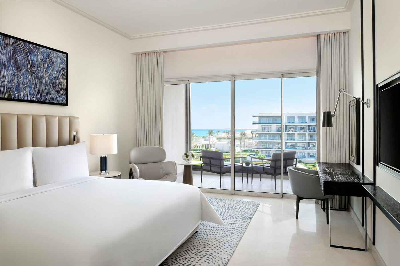 address beach resort marassi sypialnia