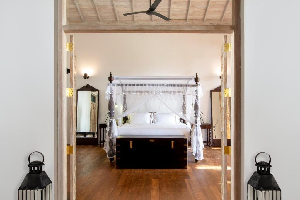 haritha villas & spa sypialnia z baldachimem