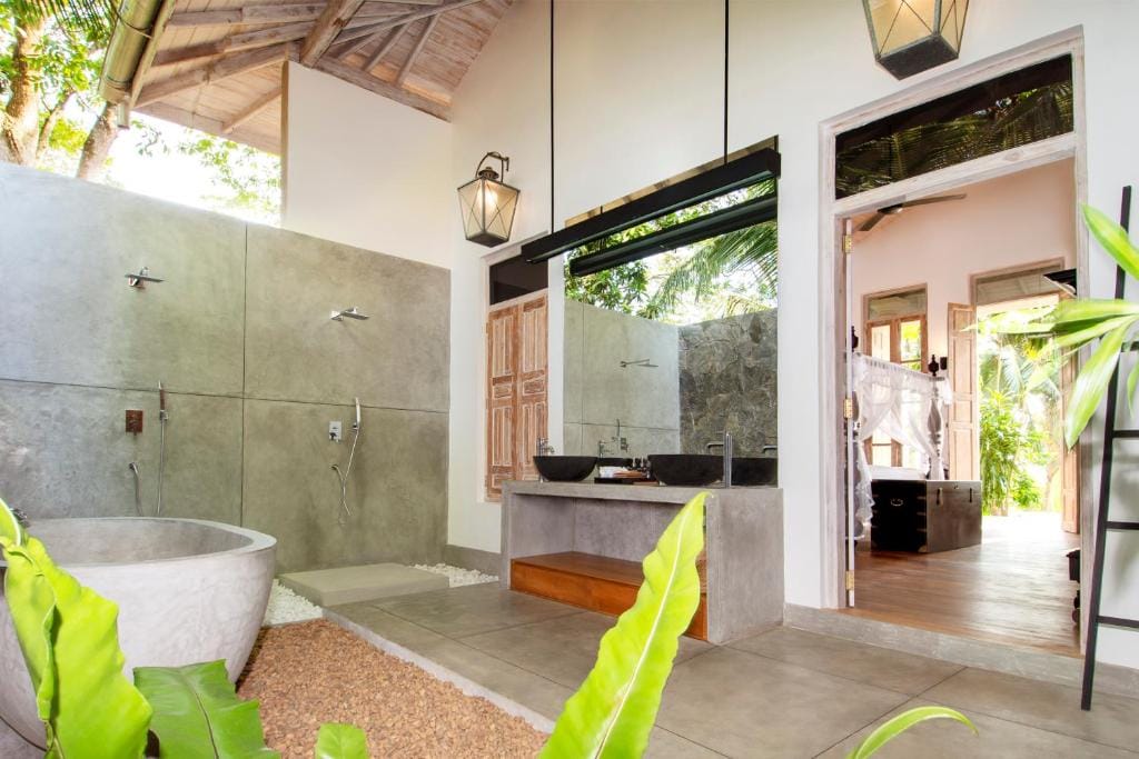 haritha villas & spa łazienka z wysokim dachem