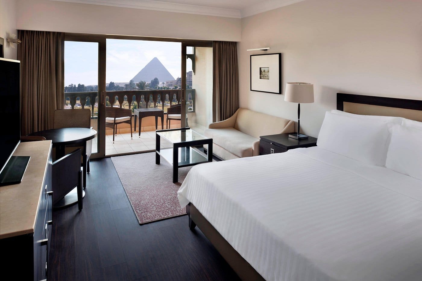 marriott mena house cairo deluxe guest room pyramid