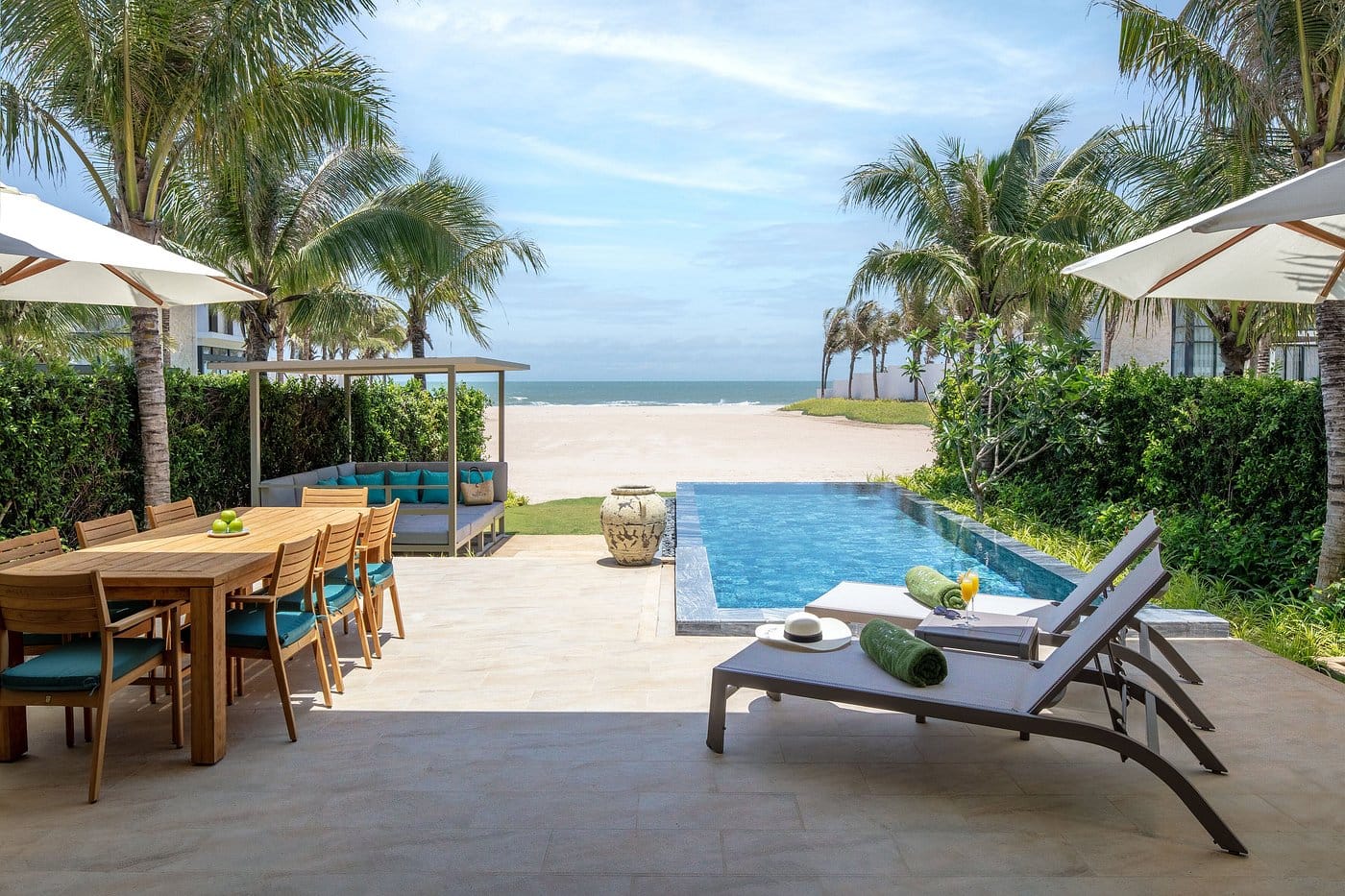 meliá ho tram beach resort plaża i basen