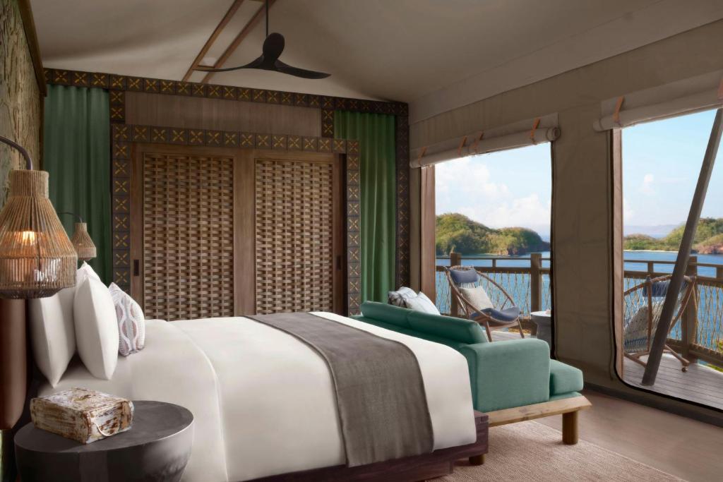 nekajui a ritz carlton reserve duży pokój z łóżkiem