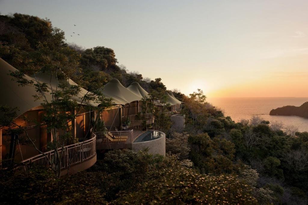 nekajui a ritz carlton reserve widok o zachodzie słońca na półwysep i ocean