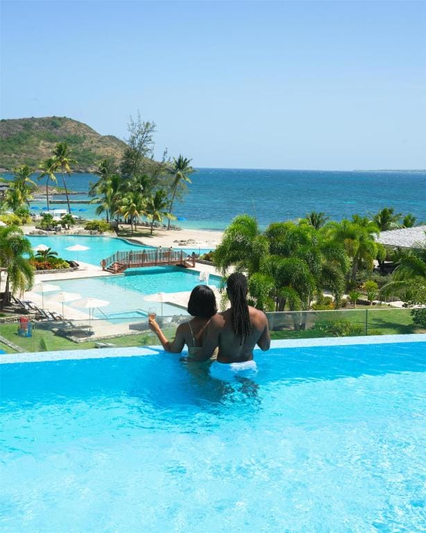 park hyatt st kitts basen z widokiem na wode