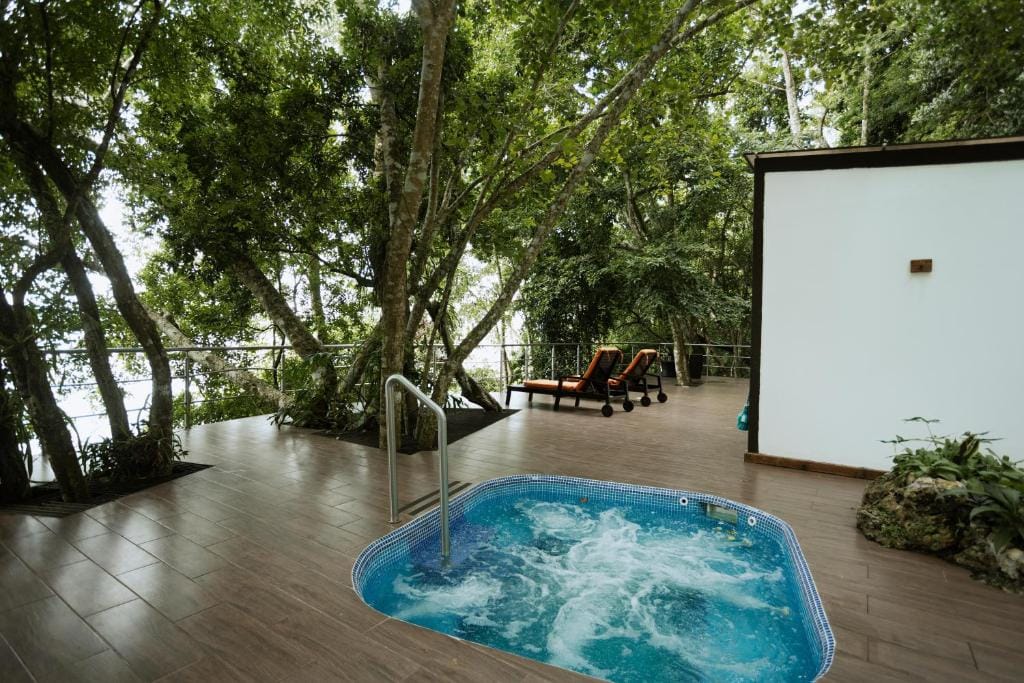 bolontiku hotel jacuzzi na zewnatrz