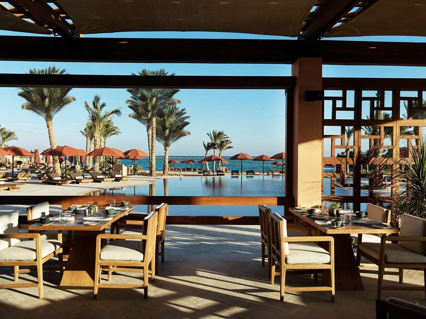 the chedi el gouna strefa restauracyjna na zewnatrz