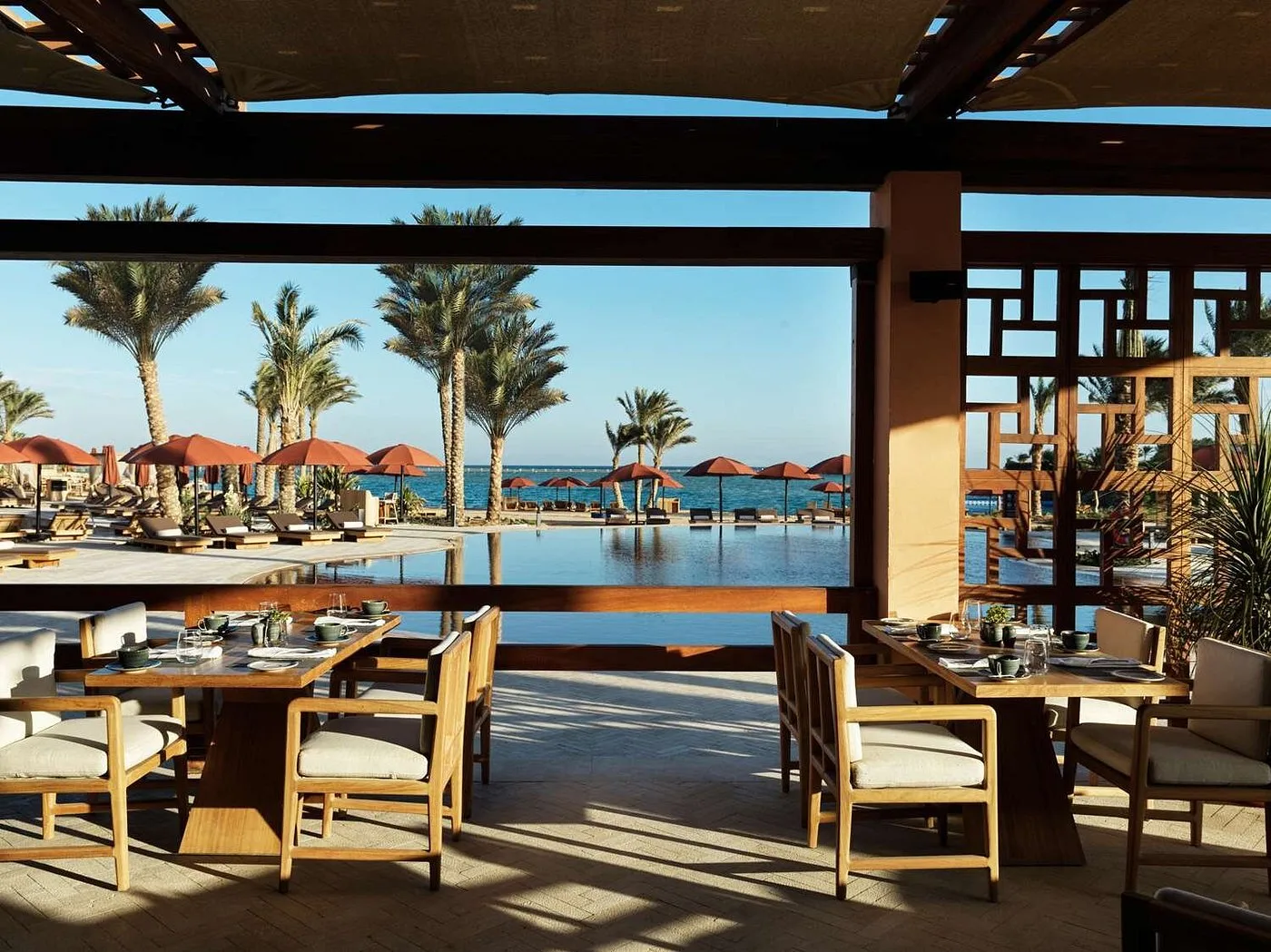 the chedi el gouna strefa restauracyjna na zewnatrz