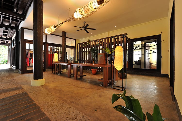 borneo rainforest lodge reception desk