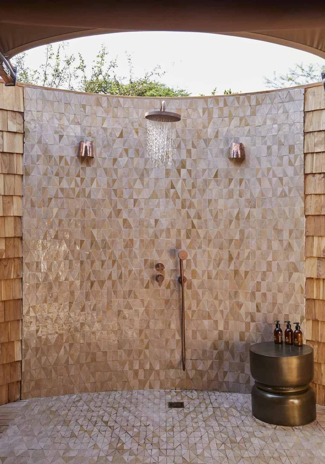 laba grumeti art lodge prysznic na zewnątrz