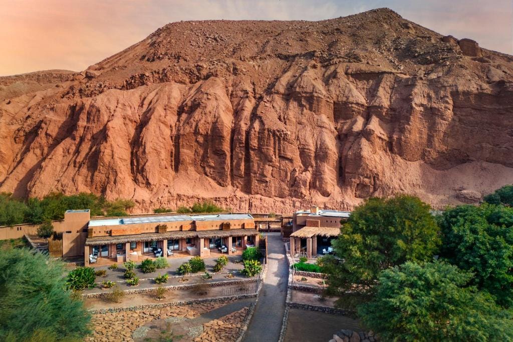 nayara alto atacama widok hotelu na tle gór