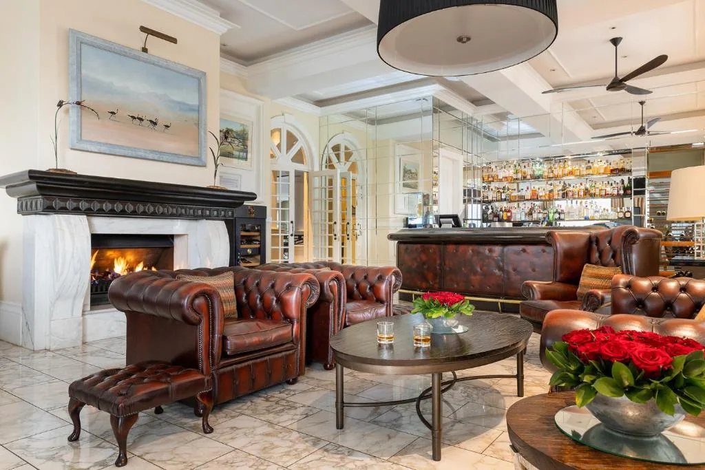 hemingways nairobi kenya lodge at the bar