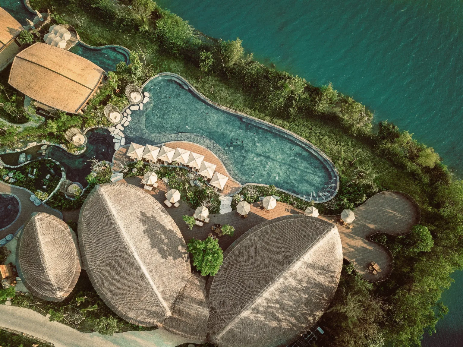 namia river retreat vacation with carter travel agency (1)