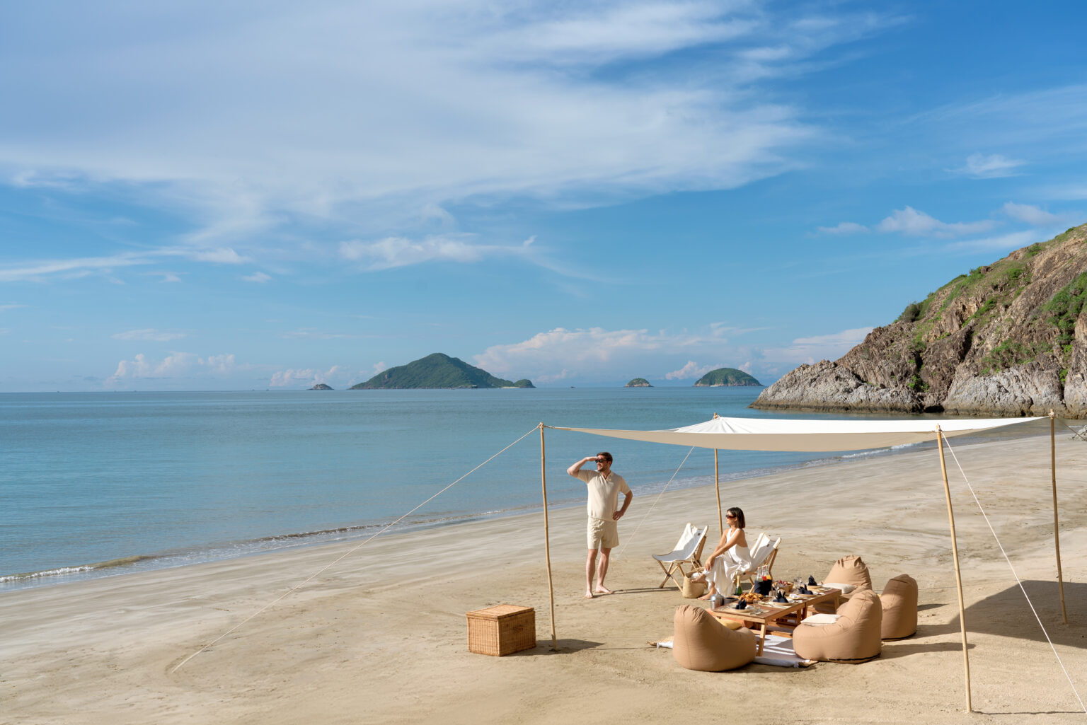private hideaway beach picnic