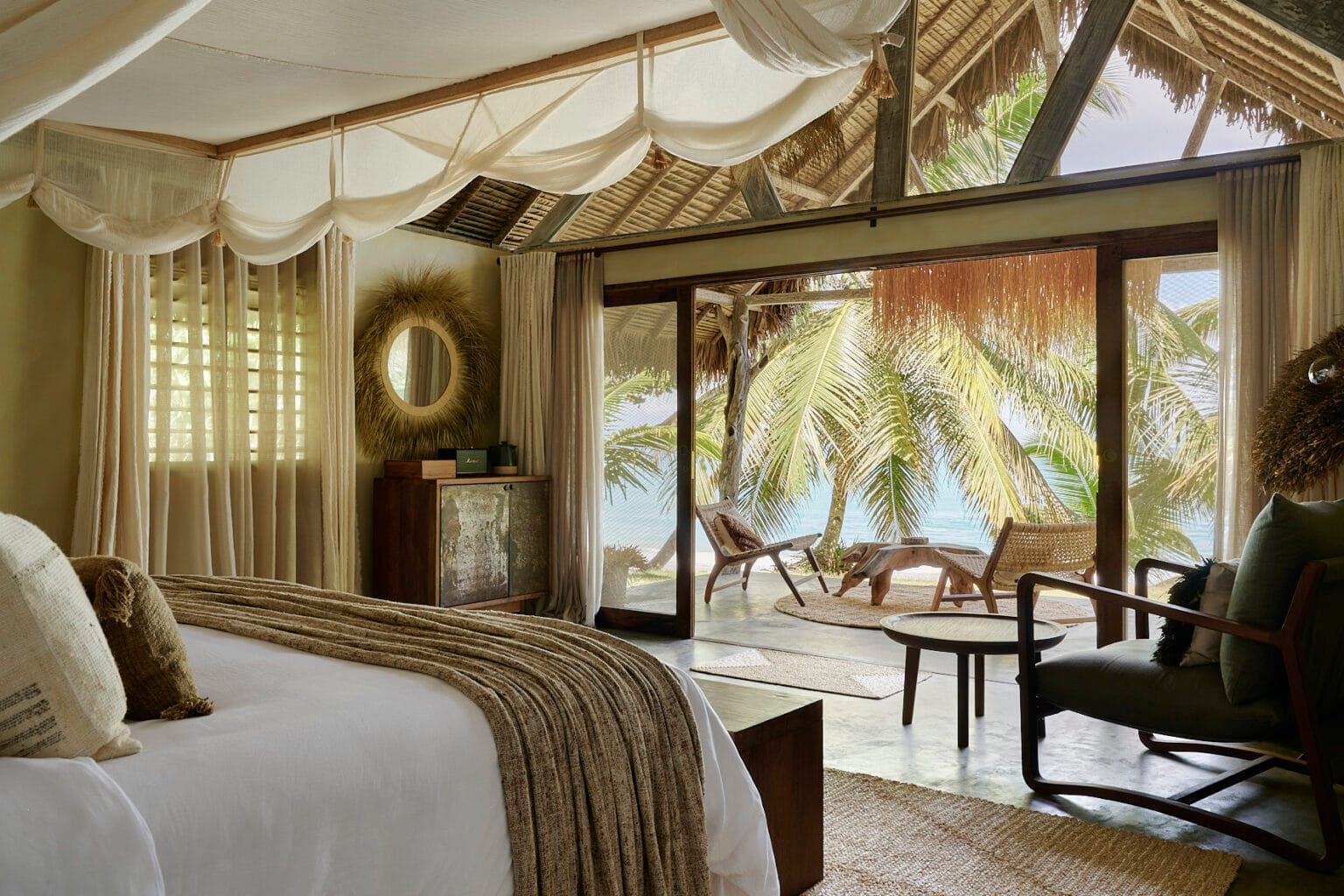 Deluxe-Beach-Bungalow-interior