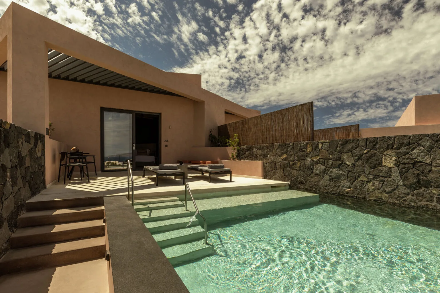 Domes Novos Santorini, офіс Carter Collection (40)