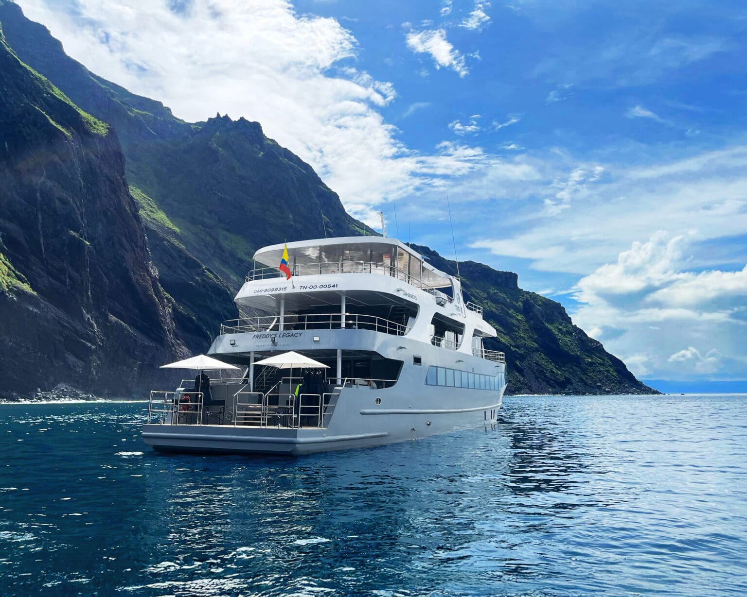 tribute stern exterior view 2