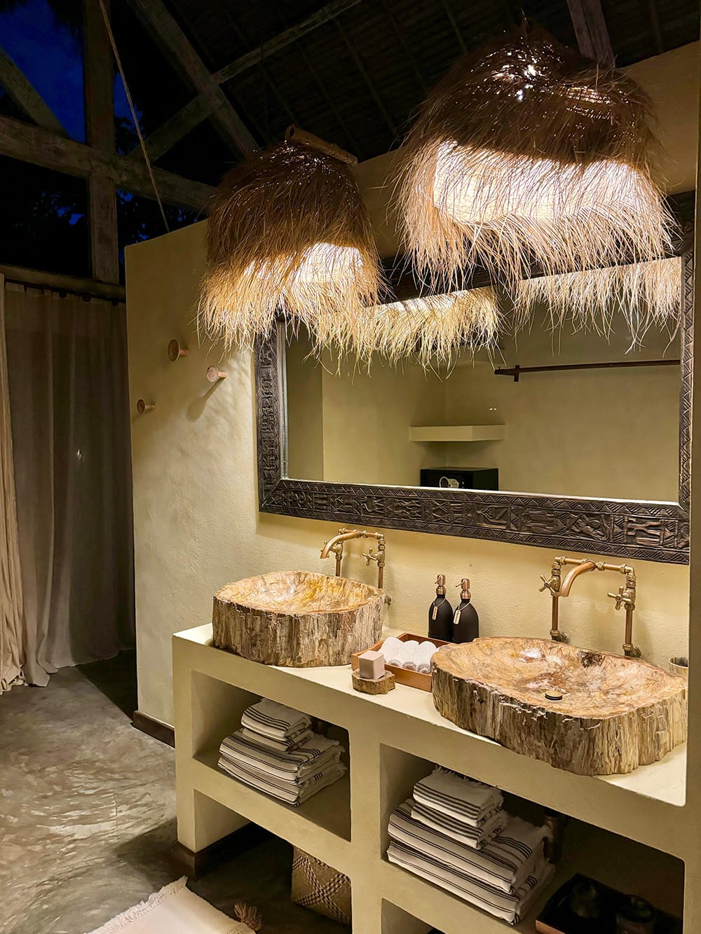 villa bathroom