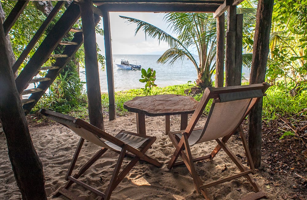 taras z widokiem na ocean na plaży
