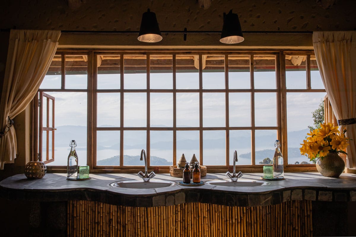 7 virunga lodge bathroom ah1i4548 hdr