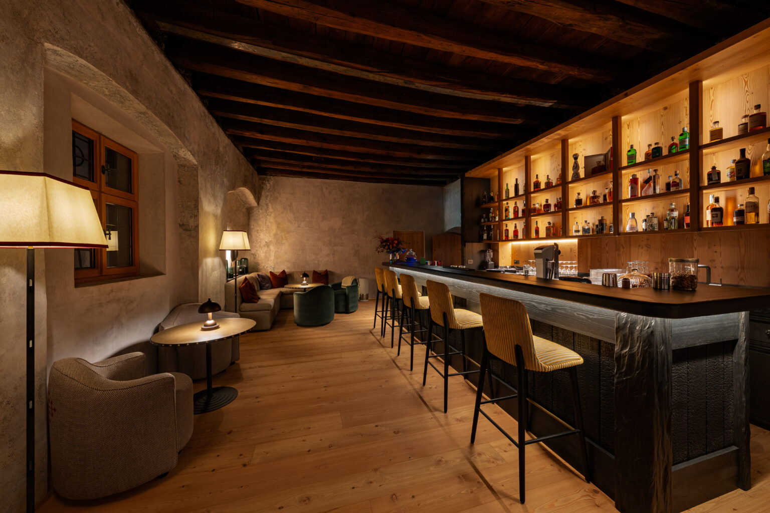 bar 02