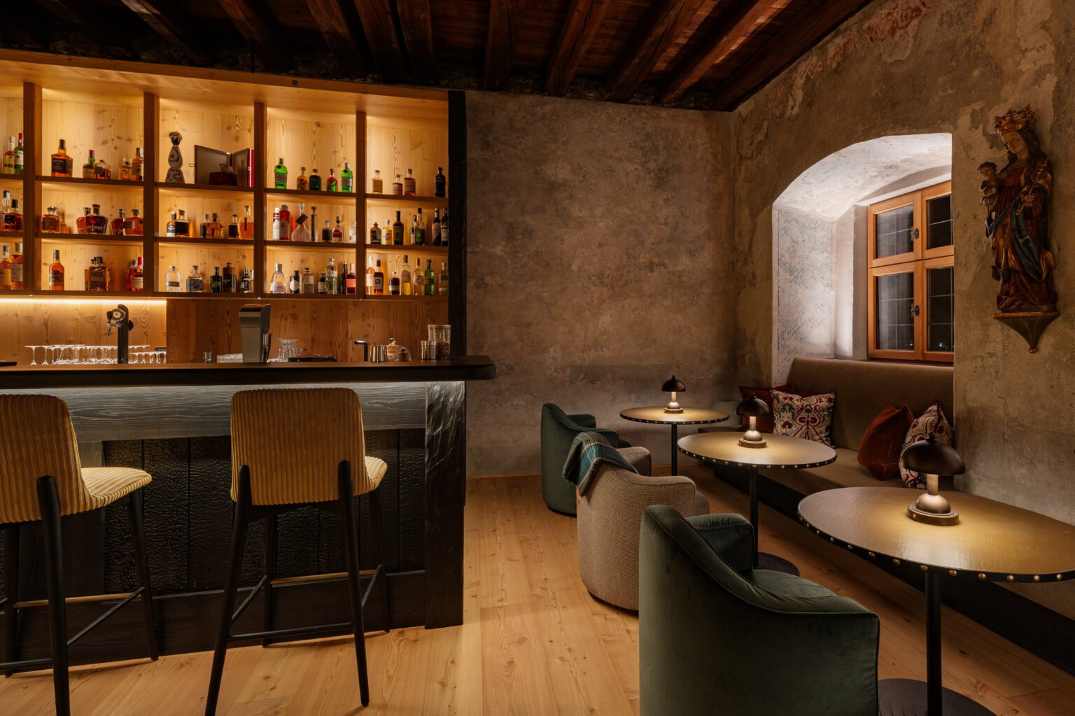 bar