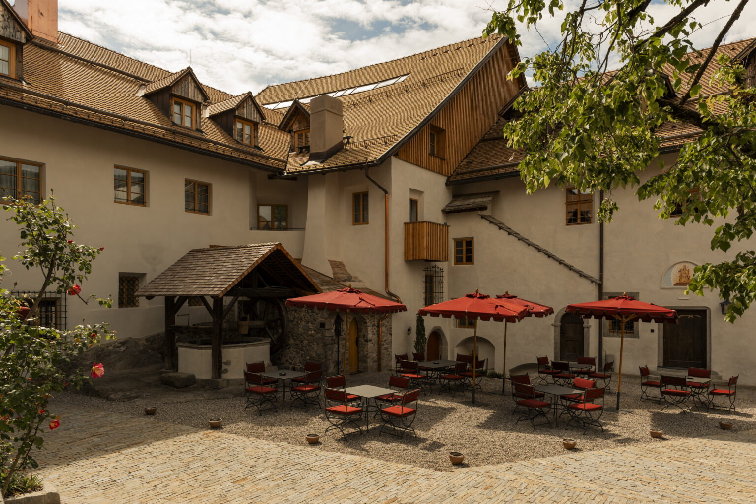 castelbadia court