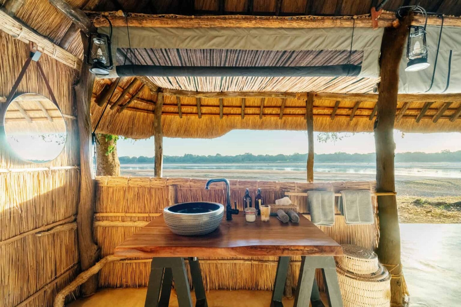 room kakuli © oliver fly photography 36 - the photo shows the bathroom