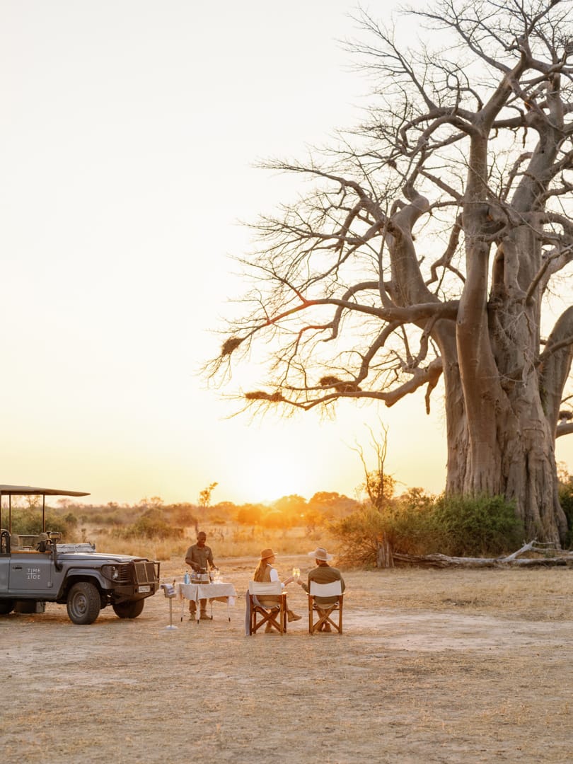sundowner baobab chinzombo © oliver fly photography 11