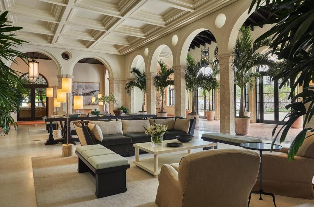 four seasons hotel at the surf club lobby