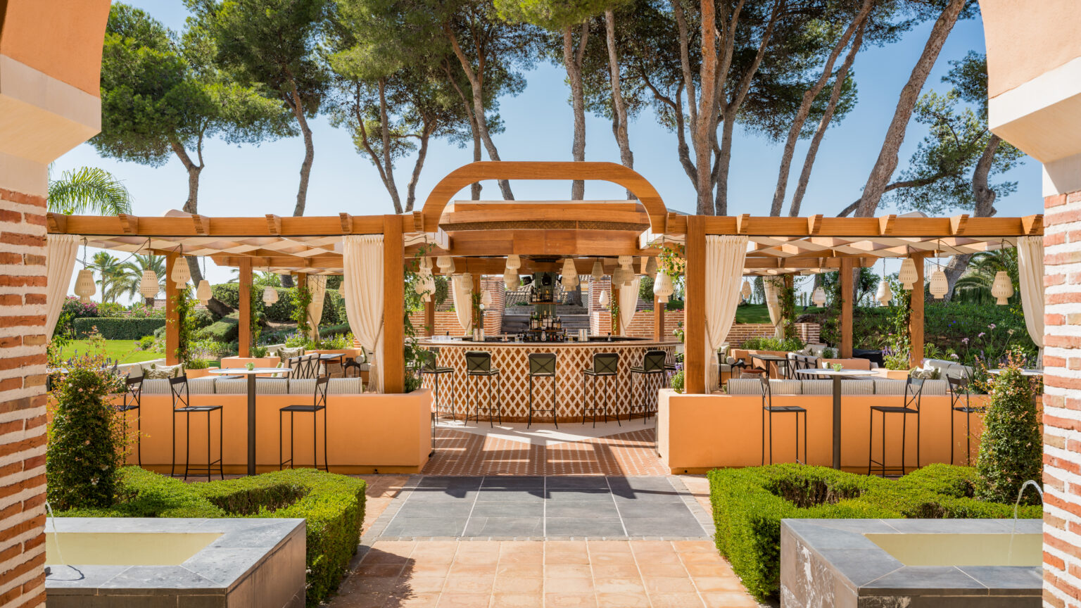 gran marbella resort garden bar