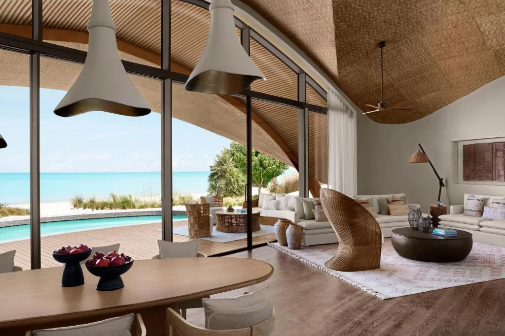 nujuma a ritz carlton reserve lounge