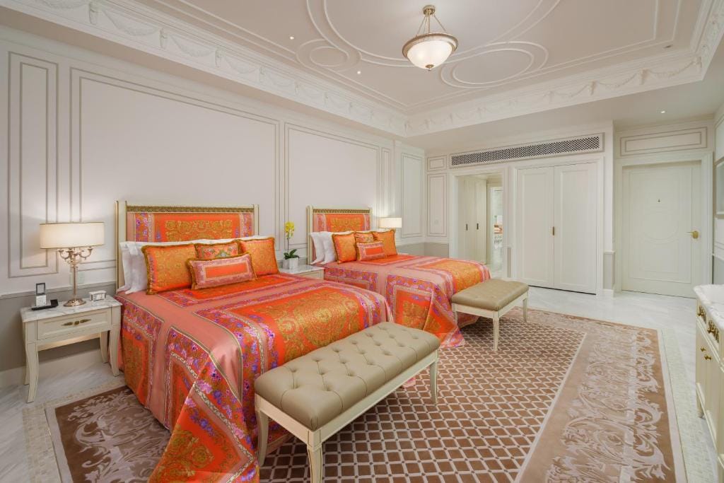 palazzo versace macau sypialnia z dwoma oddzielnymi łóżkami