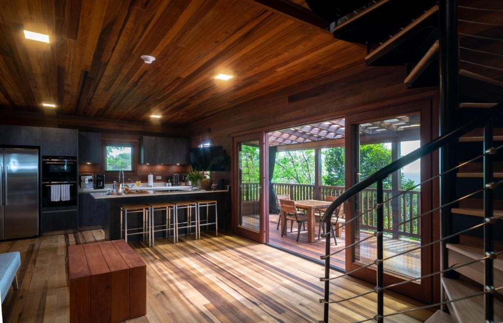 secret bay strefa dzienna salon domku połączony z kuchnią