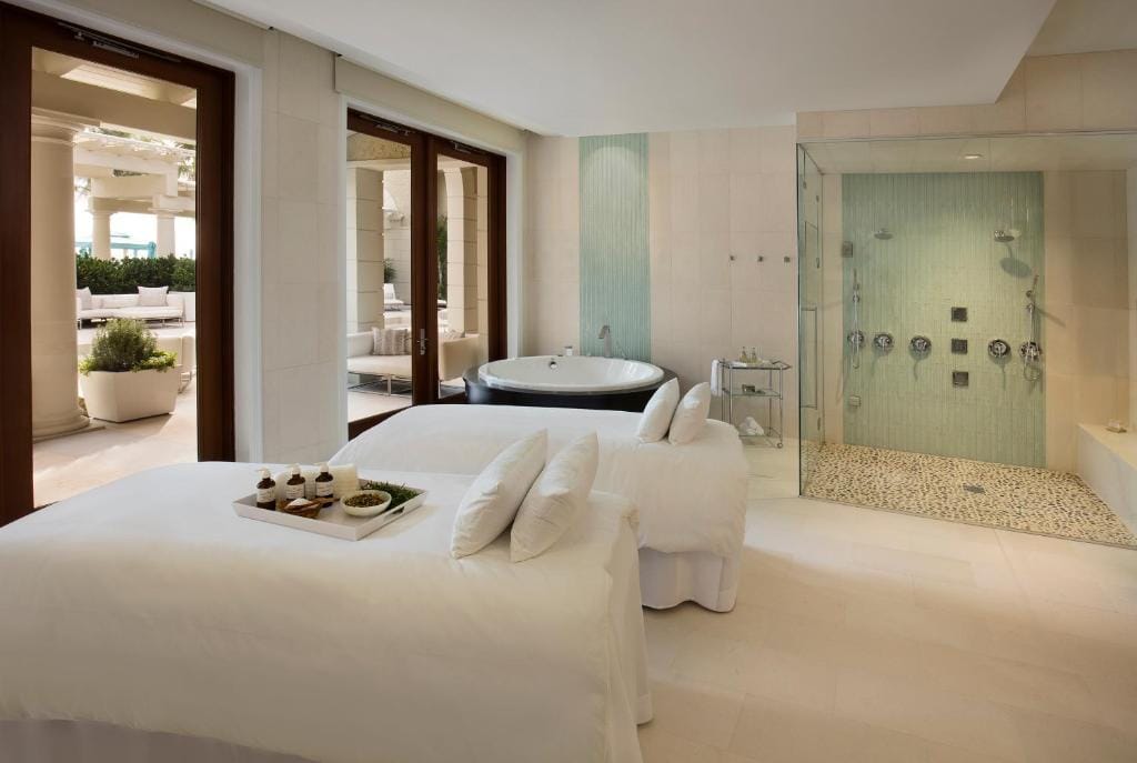 the breakers palm beach łazienka z wanną