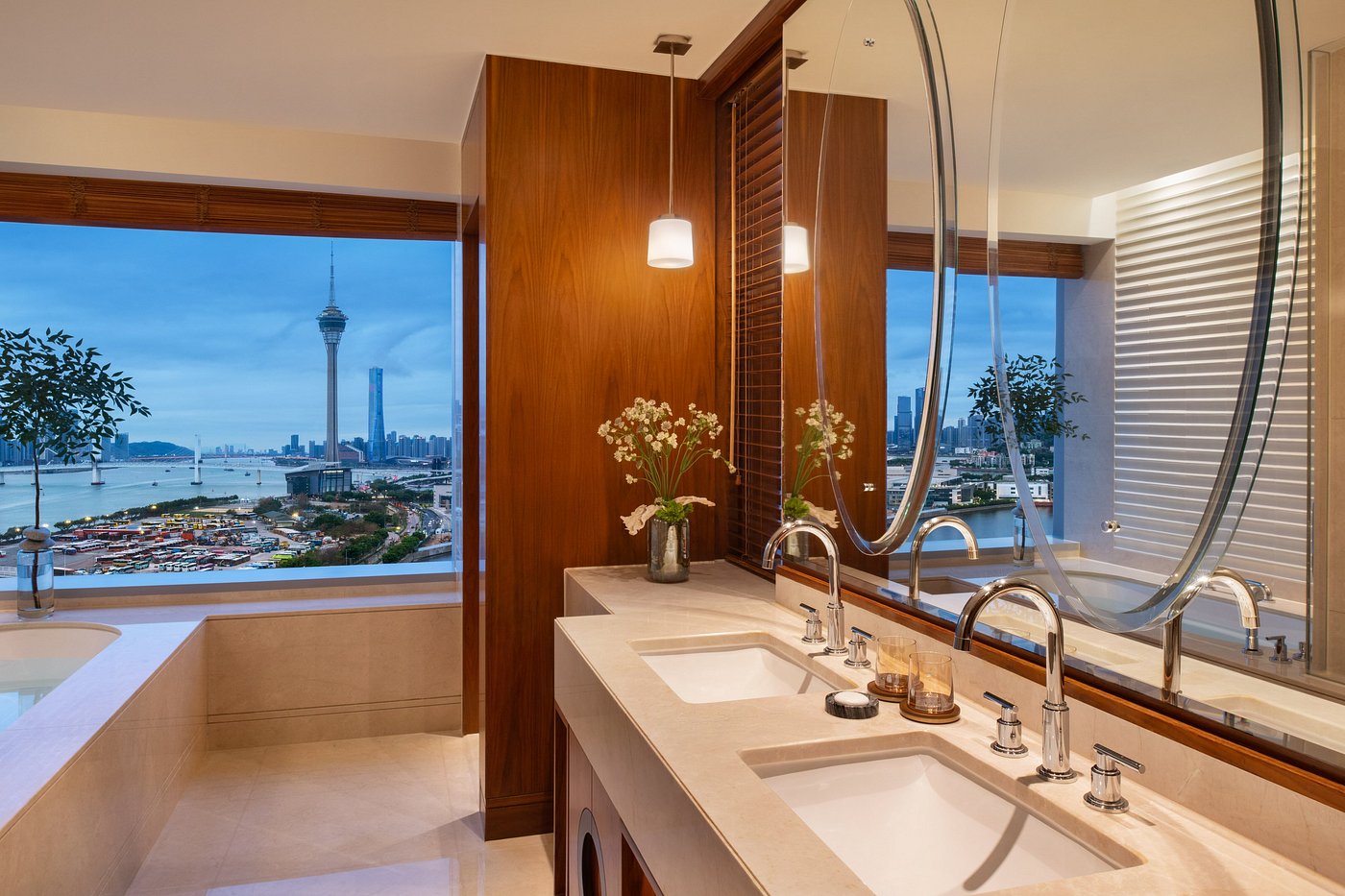 deluxe tower suite bathroom