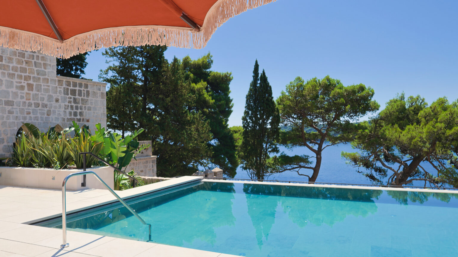 alh villaargentina outdoor pool 1