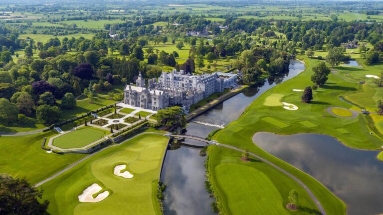adare manor widok z lotu ptaka na zamek