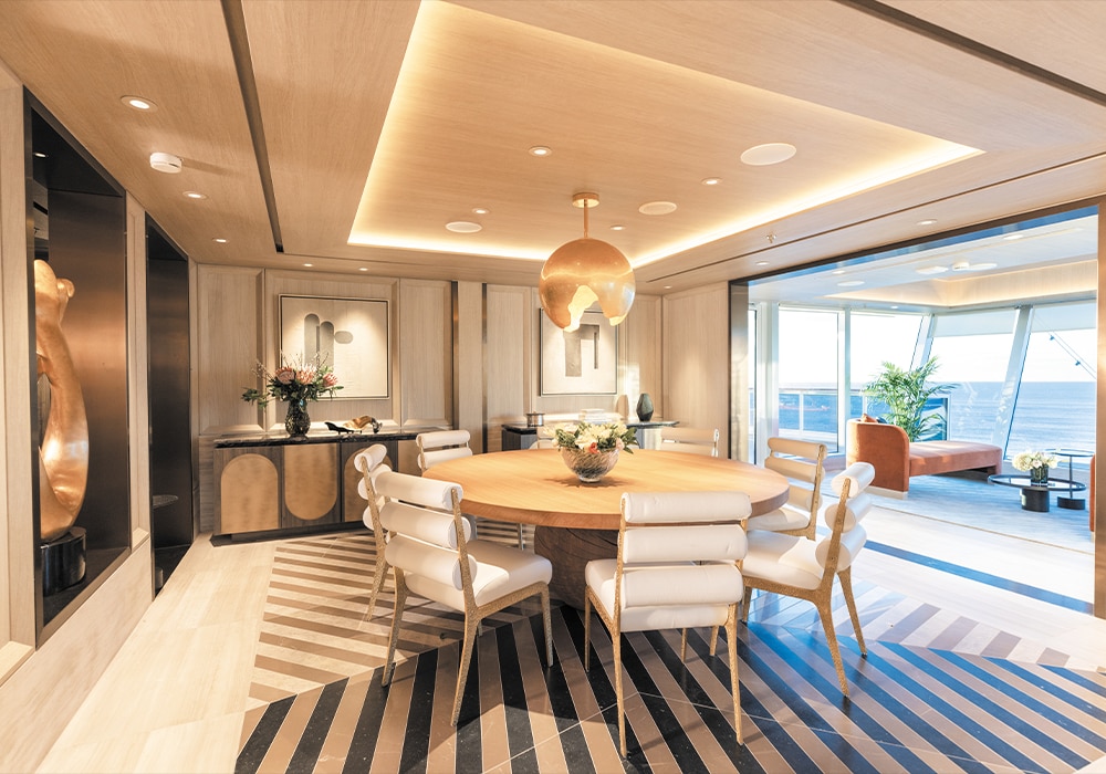 m76 gra regent suite desktop 1000x700 1