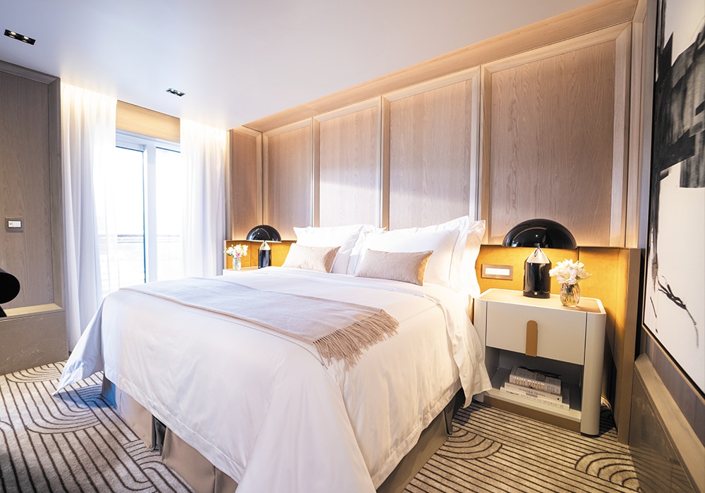 m76 gra regent suite desktop 1000x700 8