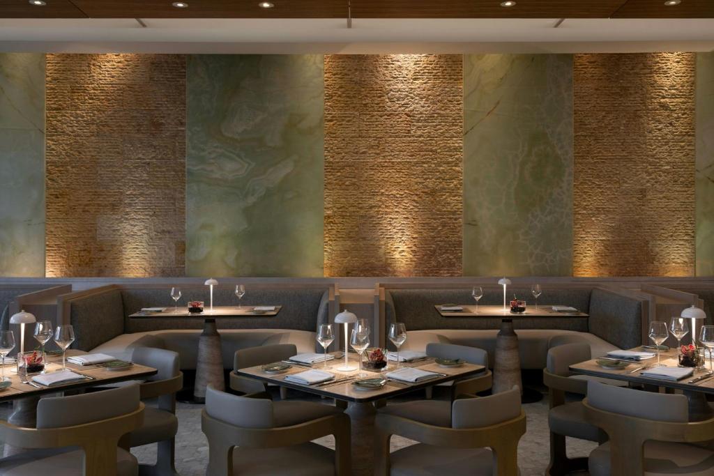 the ritz carlton rancho restauracja