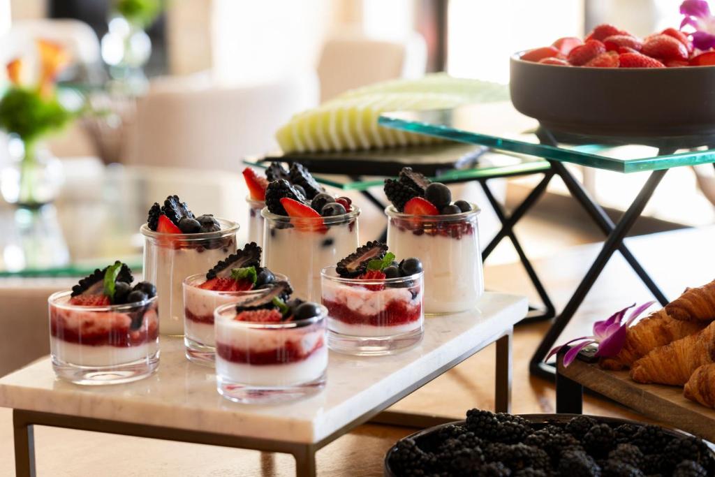 the ritz carlton rancho serwowane jedzenie - miniporcje