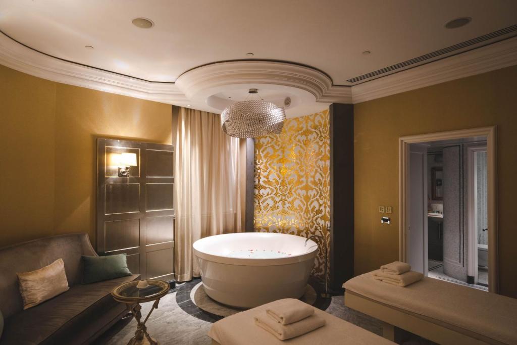 the st regis florence jacuzzi spa