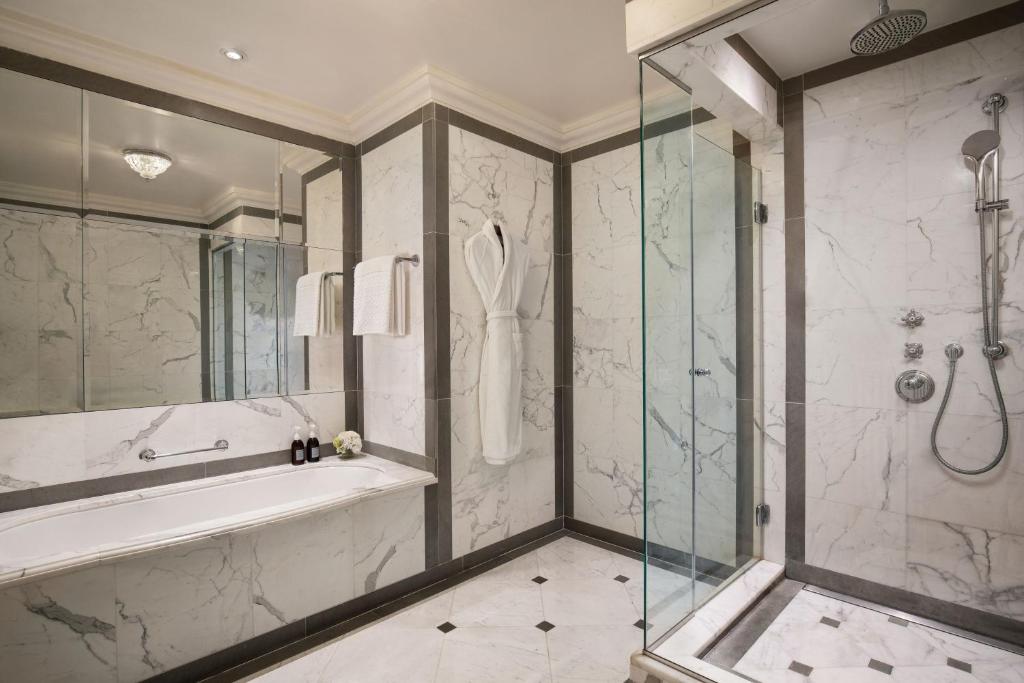 the st regis florence prysznic i wanna