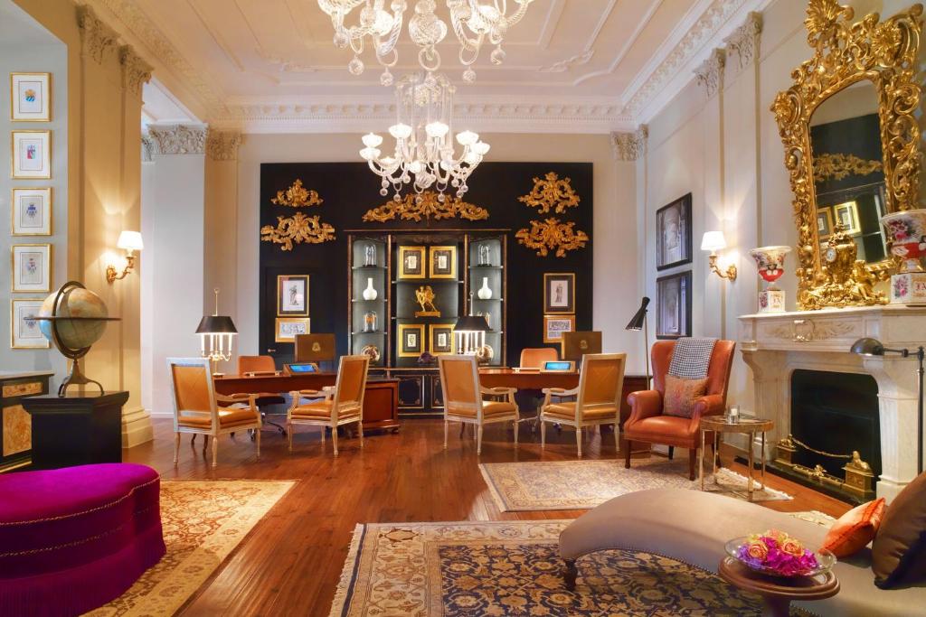 the st regis florence patio hotelu