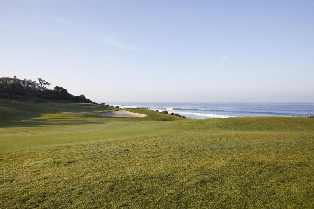 waldorf astoria monarch i widok na wodę z górek