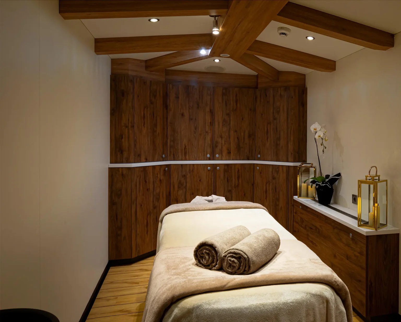 aql interiors 10 massage room d.png