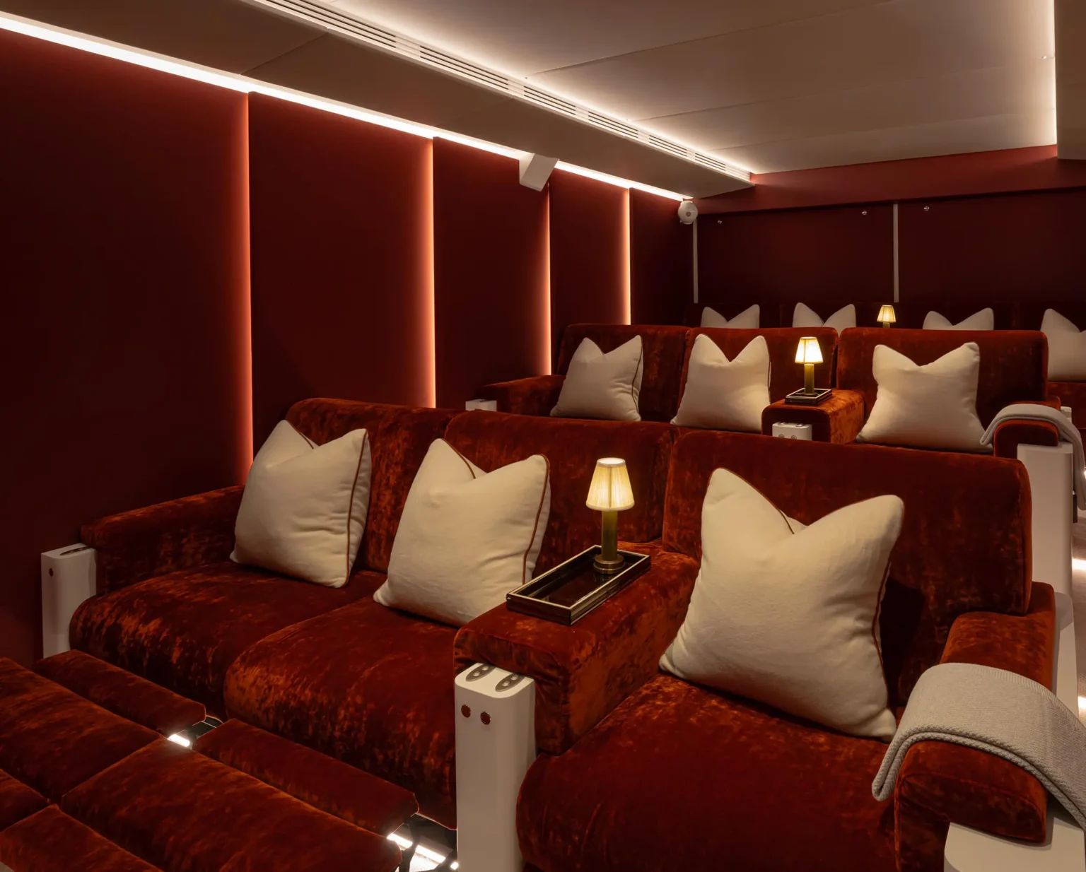 aql interiors 12 cinema d.png