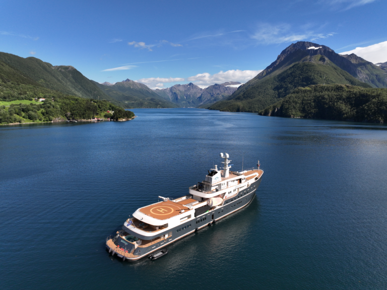 aqua lares arctic 64 (1)